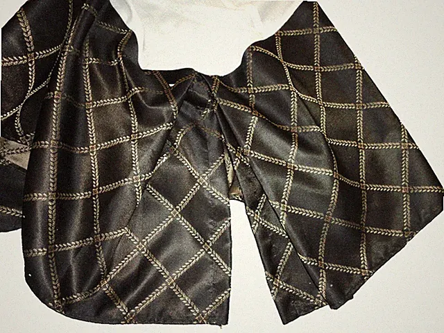 CROSCILL BLACK & GOLD LEAF DAMASK DIAMOND (1) CALIFORNIA KING BEDSKIRT 15" SPLIT