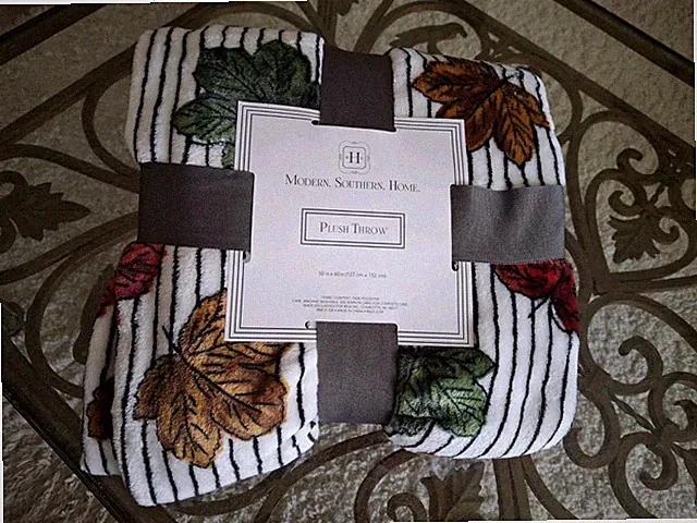 Modern Southern Home Harvest Leaves Plush Throw Blanket 50" x 60" Belk NWT