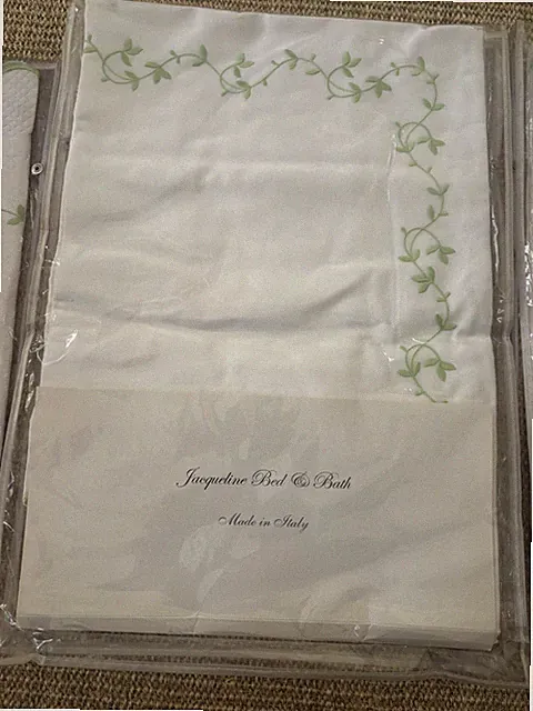 NIP Italy 400tc Embroidered Twin Duvet White/Green Leaves and scalloped flange