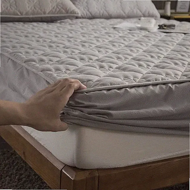 Thicken Quilted Mattress Cover Fitted Bed Sheet Anti-Bacteria Mattress Topper